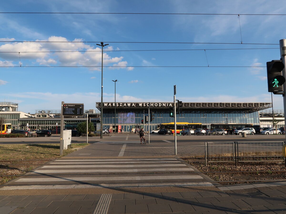 Bahnhof Warszawa Wschodnia (Ost). Kijowska, Warschau 03-08-2024.

Station Warszawa Wschodnia (oost). Kijowska, Warschau 03-08-2024.