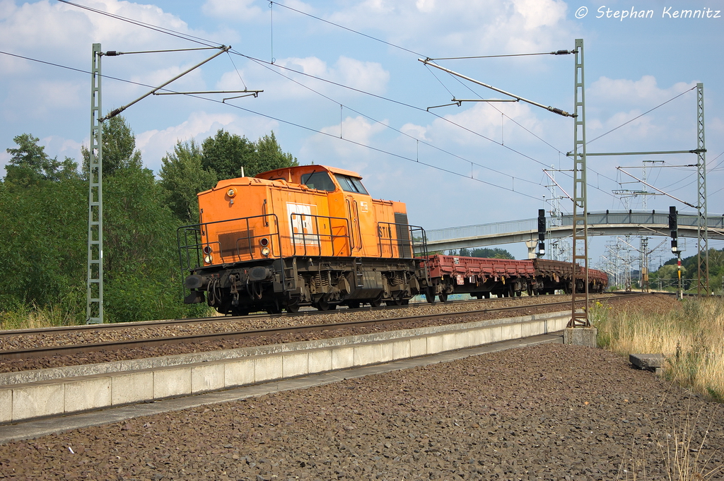 BBL 12 (203 156-5) BBL Logistik GmbH mit einem Zug des Typ´s Res & Klmos in Stendal(Wahrburg) und fuhr in Richtung Wittenberge weiter. 15.08.2013