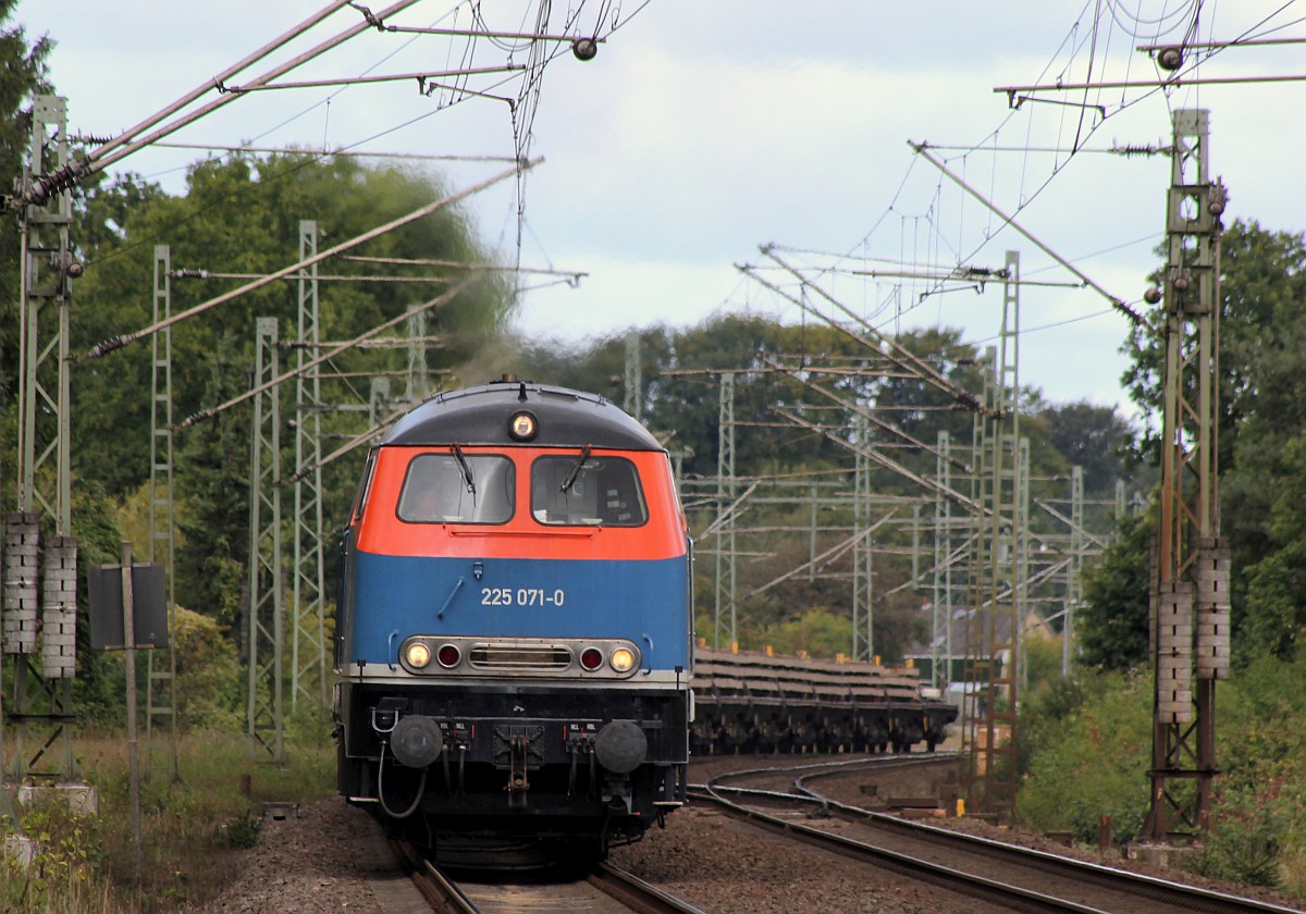 BBL 225 071-0 verlsst mit ihrem Bauzug Owschlag Richtung Sden. 15.09.2018 