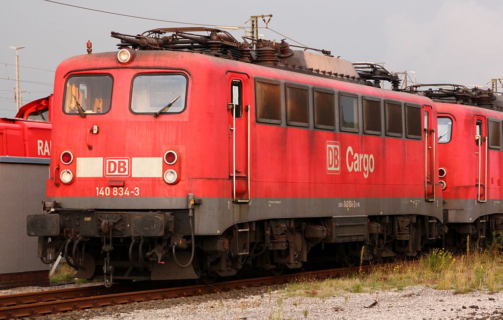 Bei den E-Loks machte die 140 834-3 den Anfang in der Abstellreihe. Im Moment steh dort 25 V60/V90er und 25 Loks der BR 139/140 und eine 151. Maschen 28.09.12