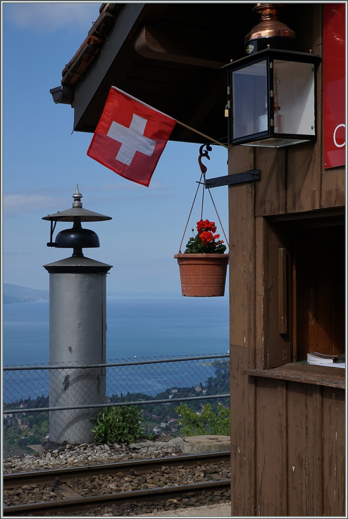 Blonay - Chamby Ambiente. Das Bild weckt Erinnerungn und regt zugleich zum Träumen an. 
Chamby, 15. Mai 2016