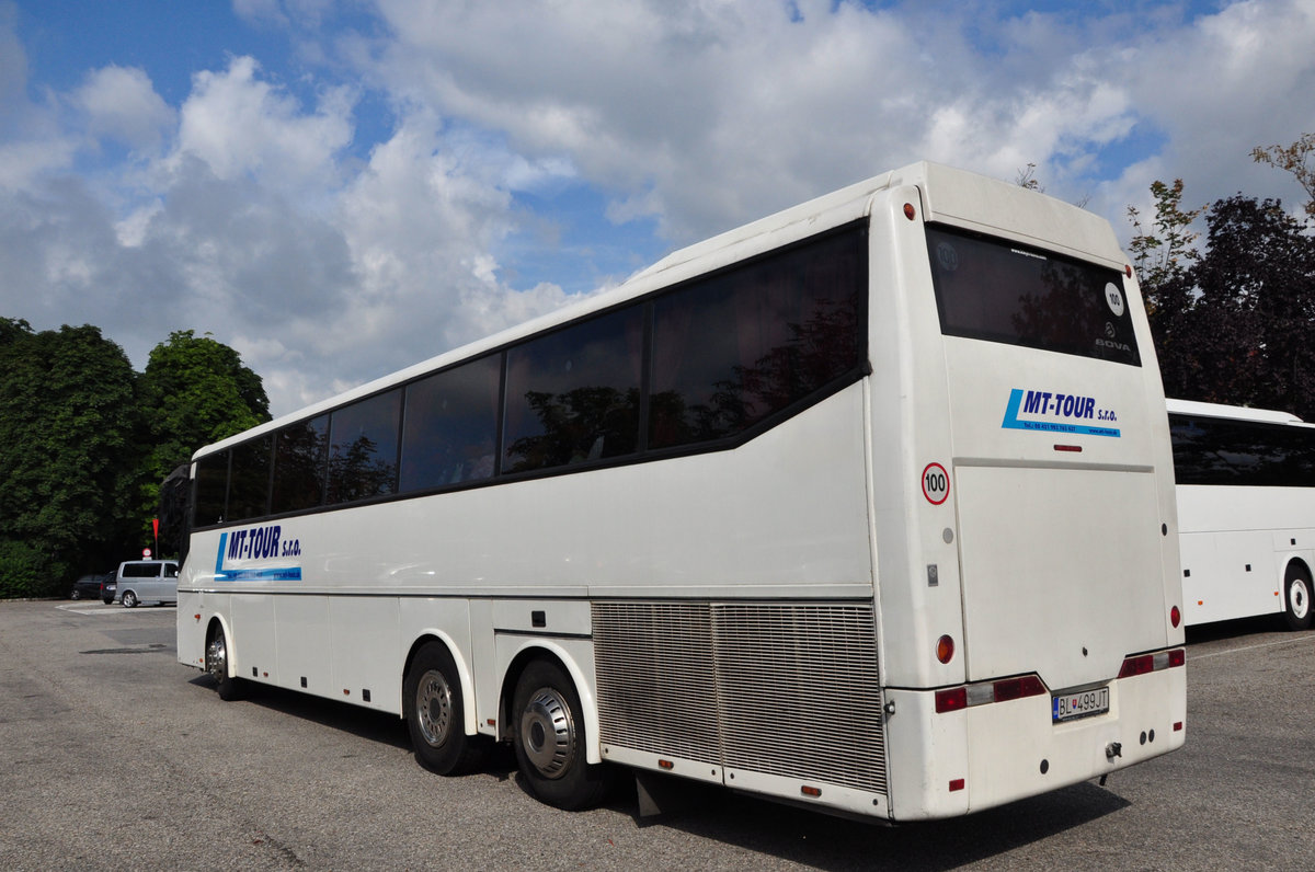 Bova Futura von MT Tours.sk in Krems gesehen.