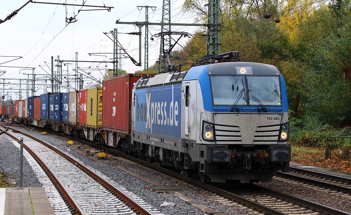 BoxXpress 193 883-6 mit Kisten zum Hafen. HH-Harburg 29.10.2022