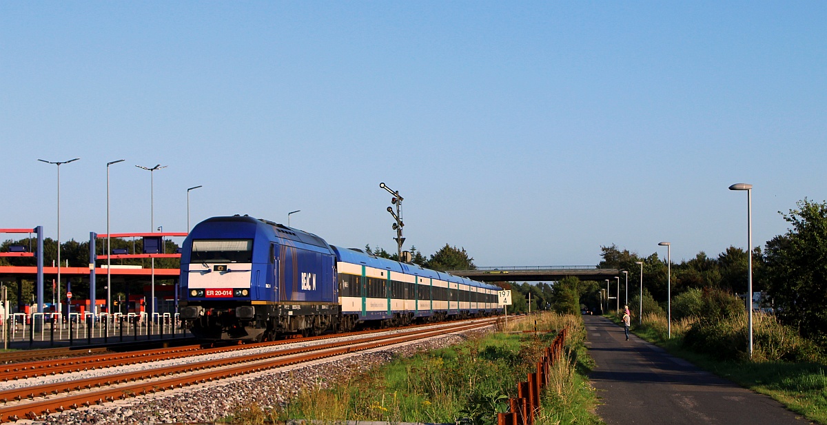 BRLL ER20-014 oder 223 014-2 mit RE 6 Einfahrt Niebüll 01.09.2021