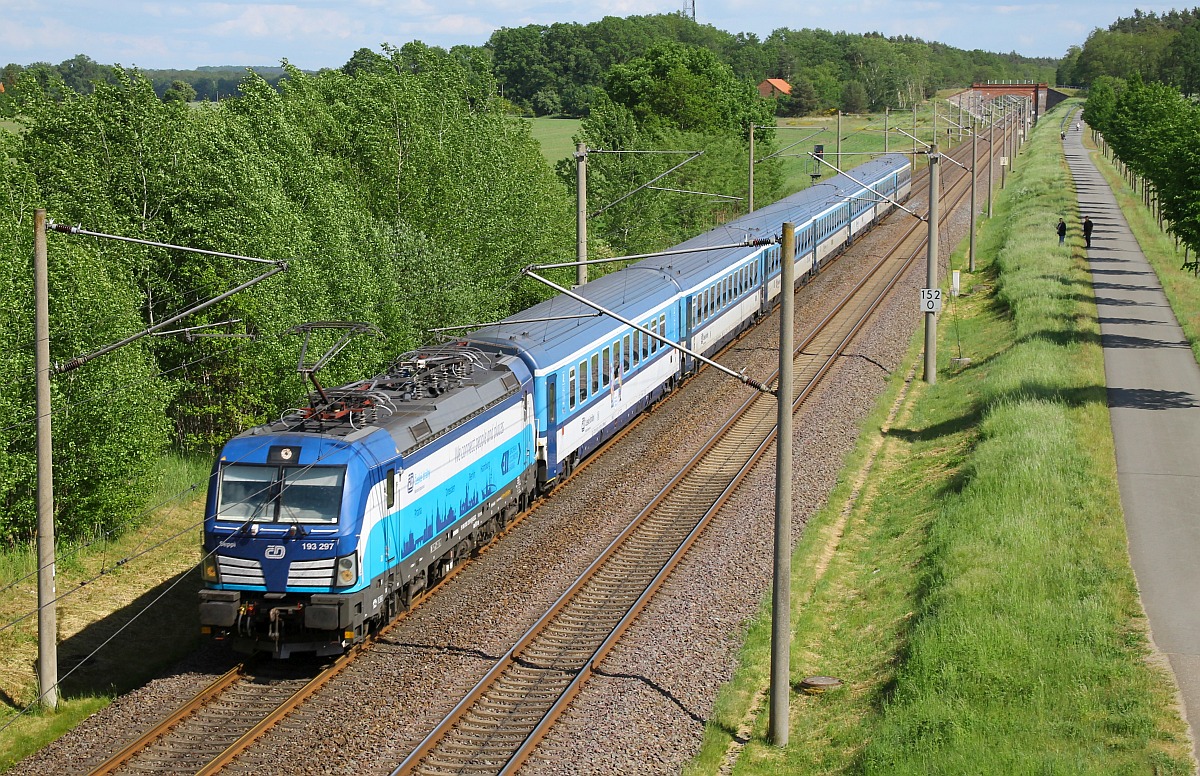 CD 193 297 mit EC in Reckenzin (Strecke Berlin - Hamburg) 22.05.2022