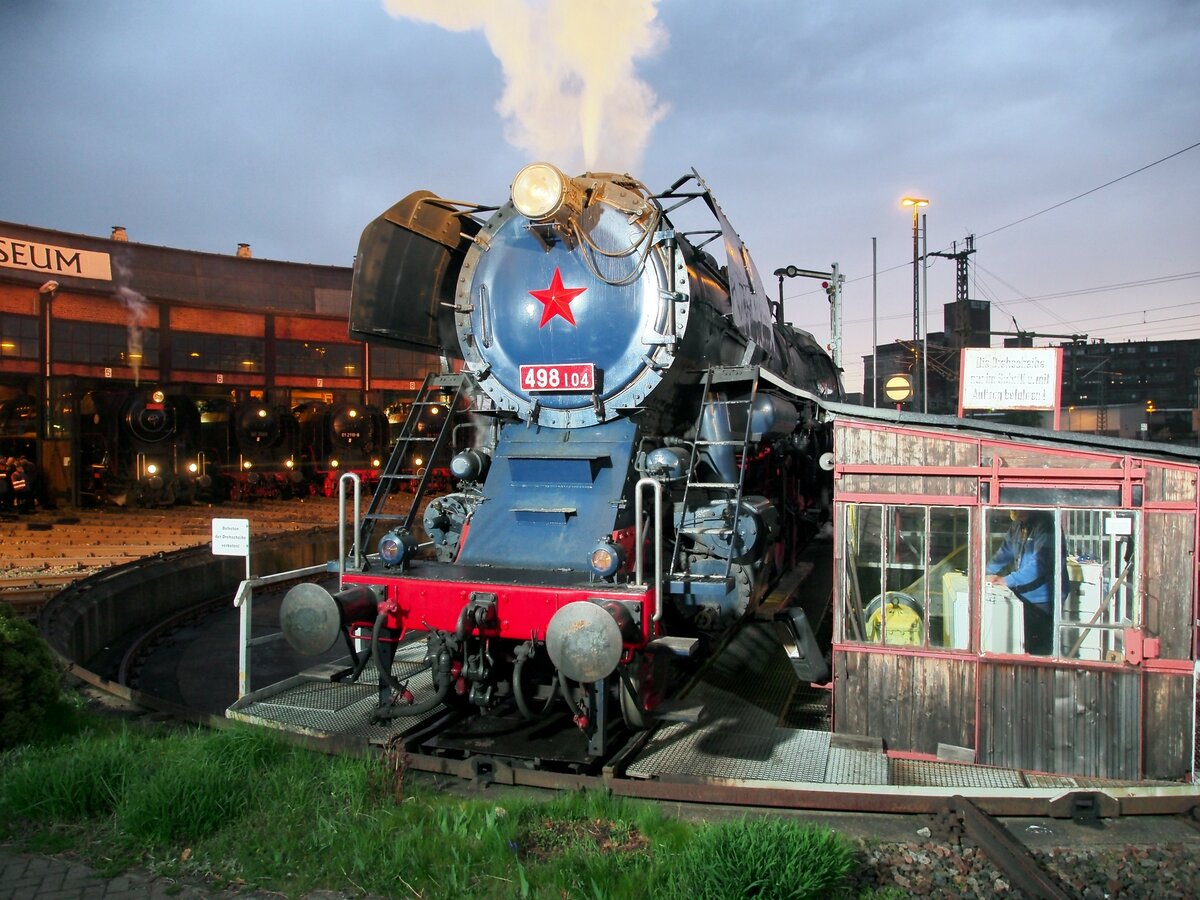 CD 498 104 bei der Nachtfotoparade in Dresden Altstadt am 15.04.2016. 