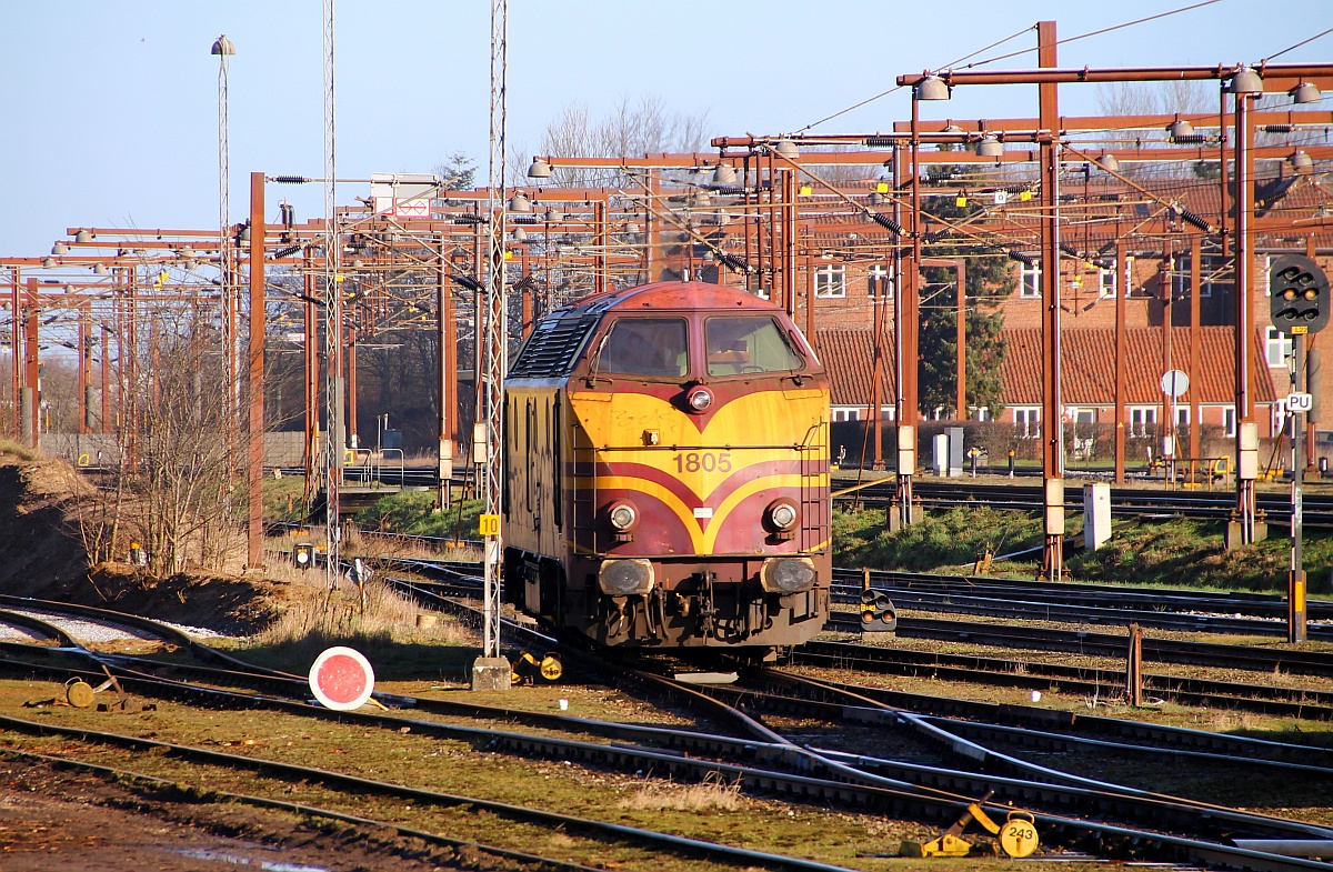 CFL Cargo 1805-1 bei einer Rangierfahrt im Gbf Padborg. 08.03.2014