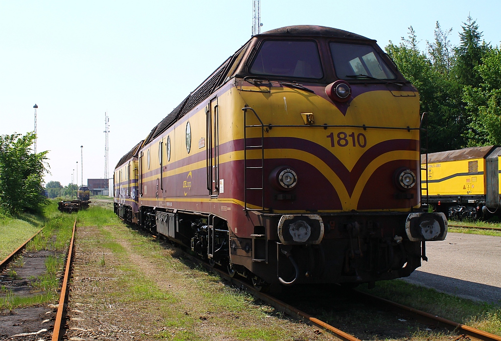 CFL Cargo 1810 und 1814 frei zugänglich abgestellt im Gbf Padborg/DK. 01.06.2013