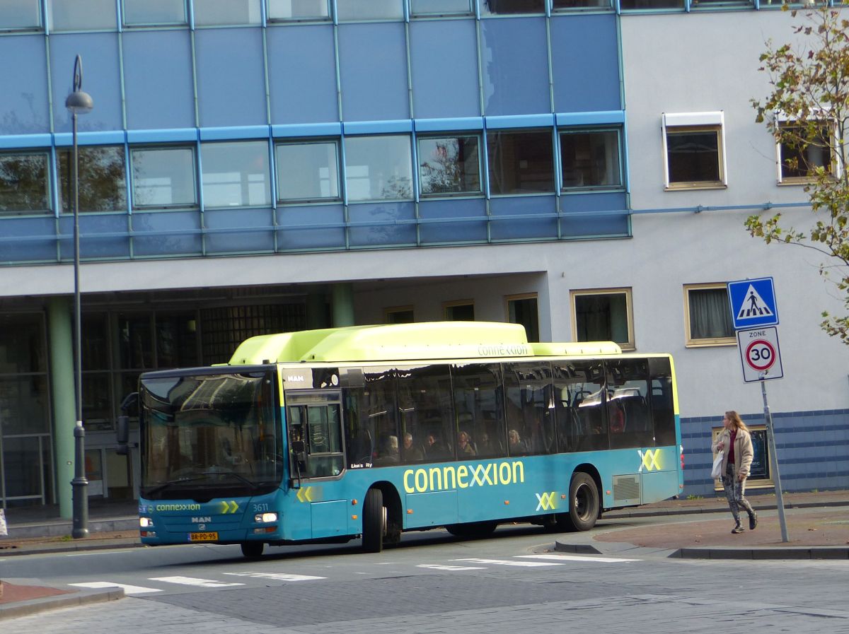 Connexxion Bus 3611 MAN Lion's City A21 CNG Baujahr 2005. Stationsplein, Haarlem 31-10-2018.

Connexxion bus 3611 MAN Lion's City A21 CNG bouwjaar 2005. Stationsplein, Haarlem 31-10-2018.