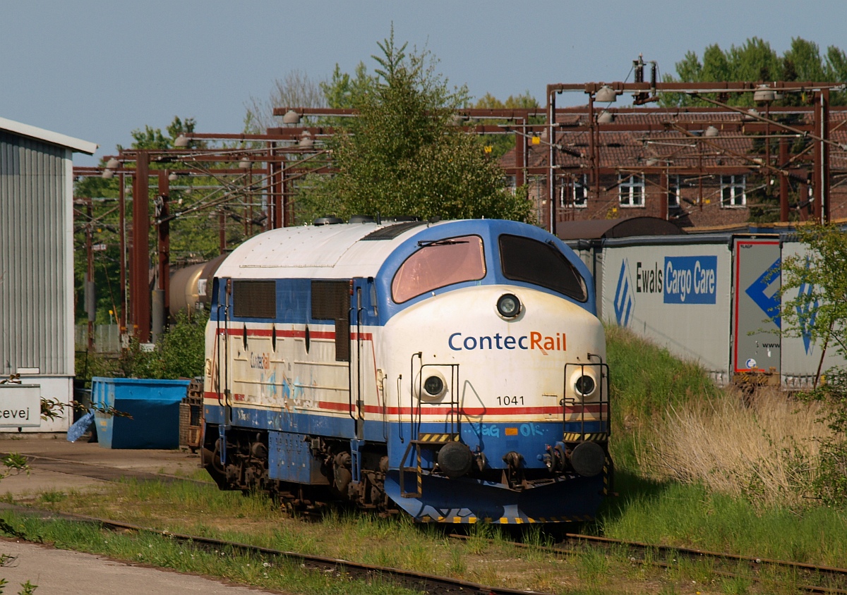 ContecRail MX 1041 inzwischen nach Schweden verkauft steht hier abgestellt im Bhf Padborg/DK. 06.05.2011