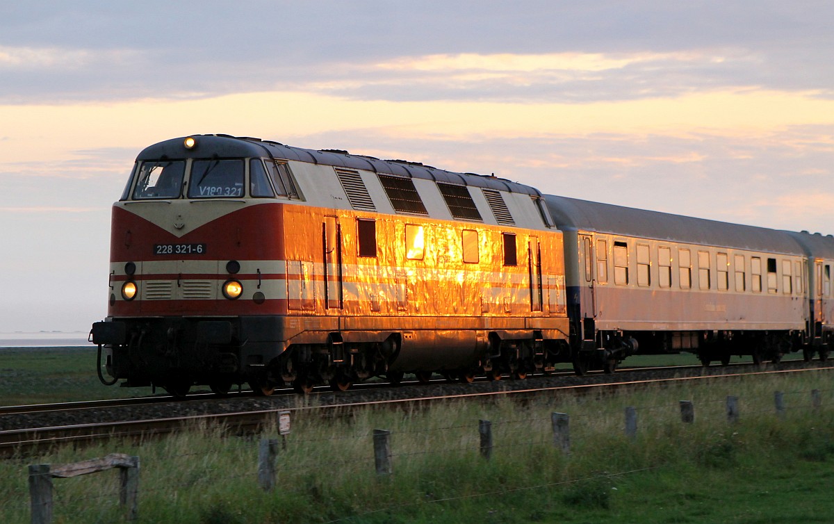 CRL 228 321 auf dem Rückweg nach Dortmund aufgenommen kurz vor Klanxbüll am 26.08.2017