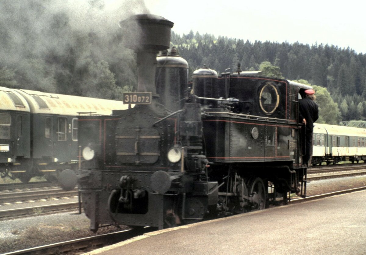 CSD 310 072 in Bayerisch Eisenstein am 02.09.2000.