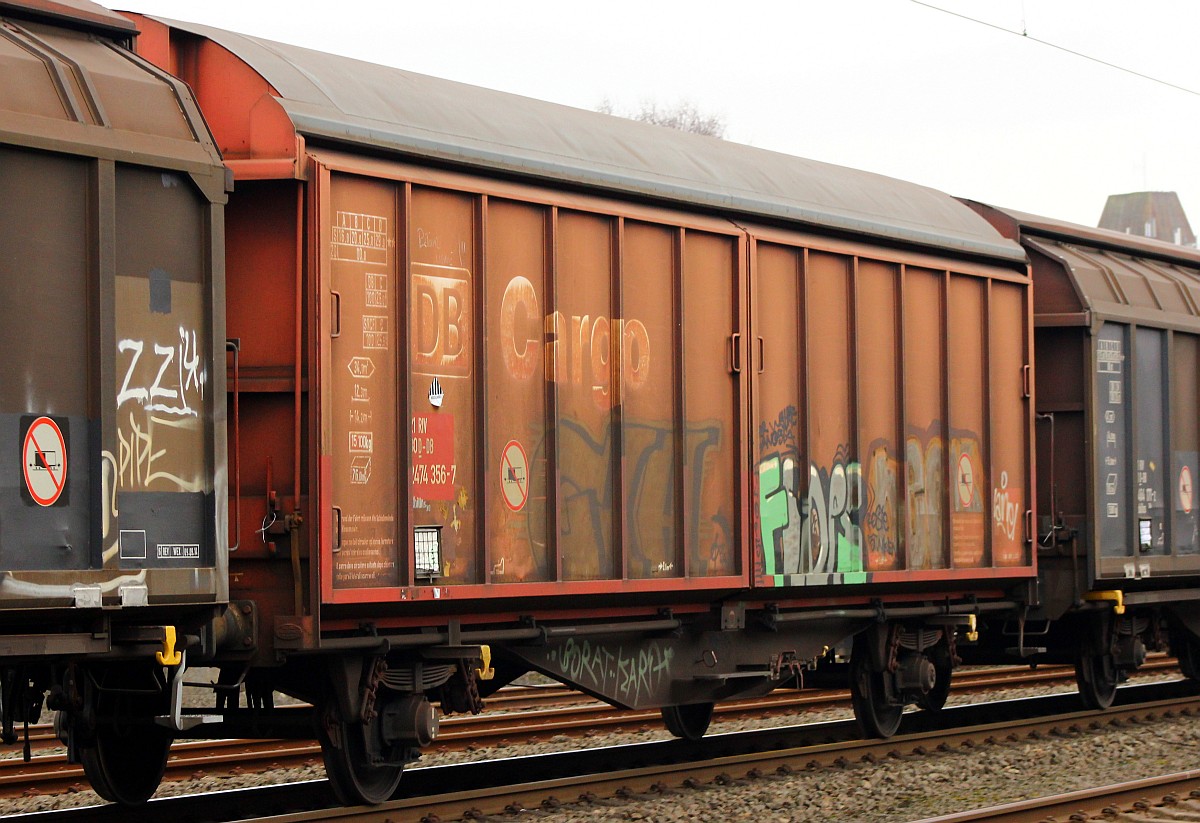 D-DB 21 80 2474 356-7. Gattung Hbillns 303,  nach DB Gterwagen-Katalog ein Schiebewandwagen mit zwei Radstzen und 4 oder 6 verriegelbaren Trennwenden (LP 14,2m Gesamtinhalt 76m), Jbek 20.03.2015