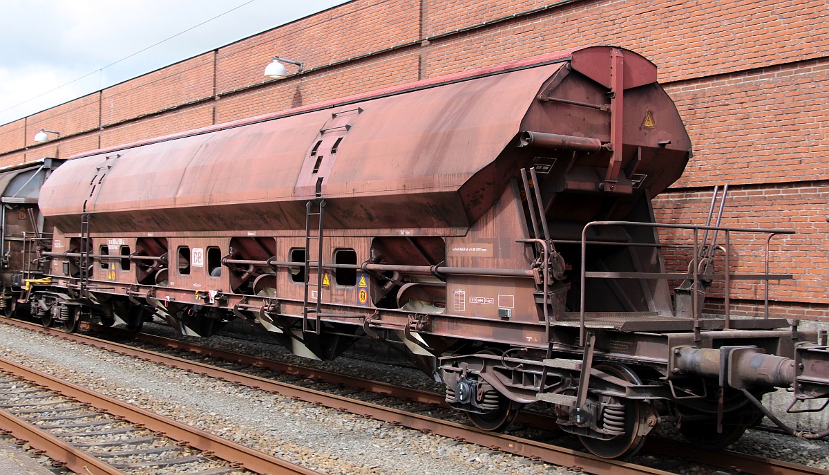 D-DB 31 80 0844 939-5, Gattung Tadgs 958, vierachsiger Selbstentladewagen. Pattburg 08.07.2022