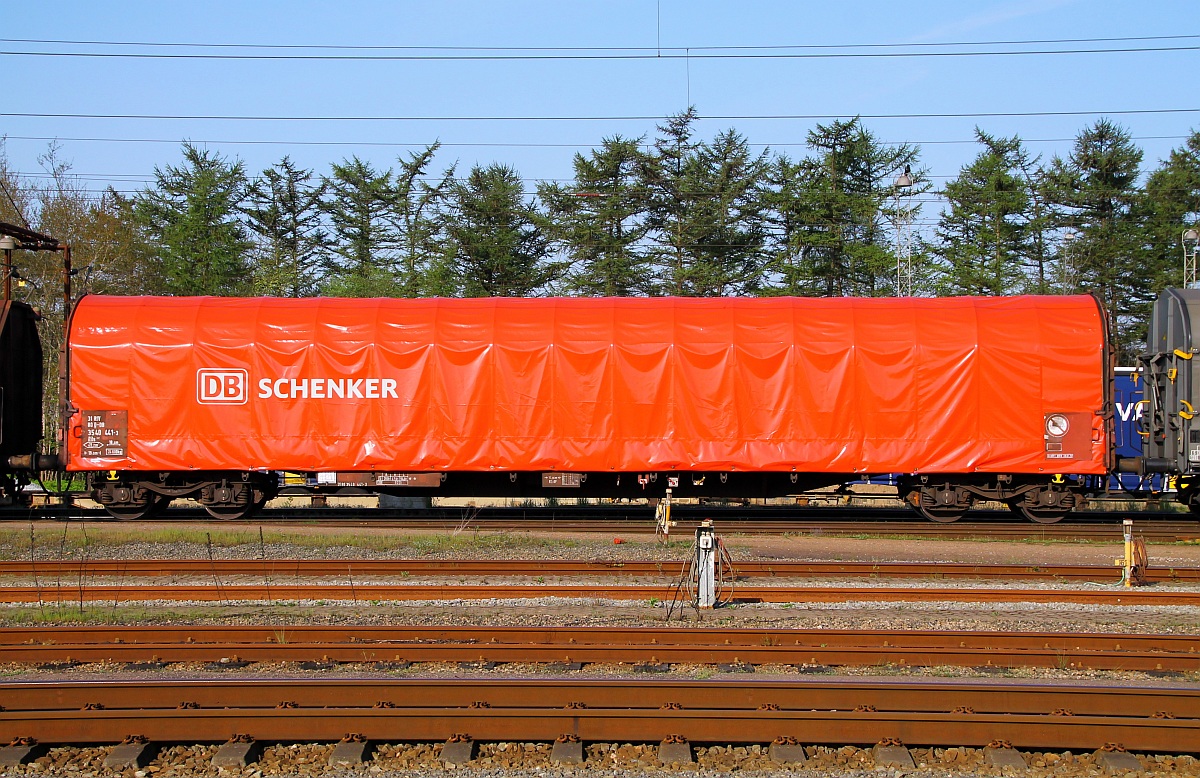 D-DB 31 80 3540 441-3 Gattung Rils 652, Drehgestellflachwagen mit vier Radstzen verschiebbarem Planenverdeck ohne Rungen. Padborg 30.04.2014