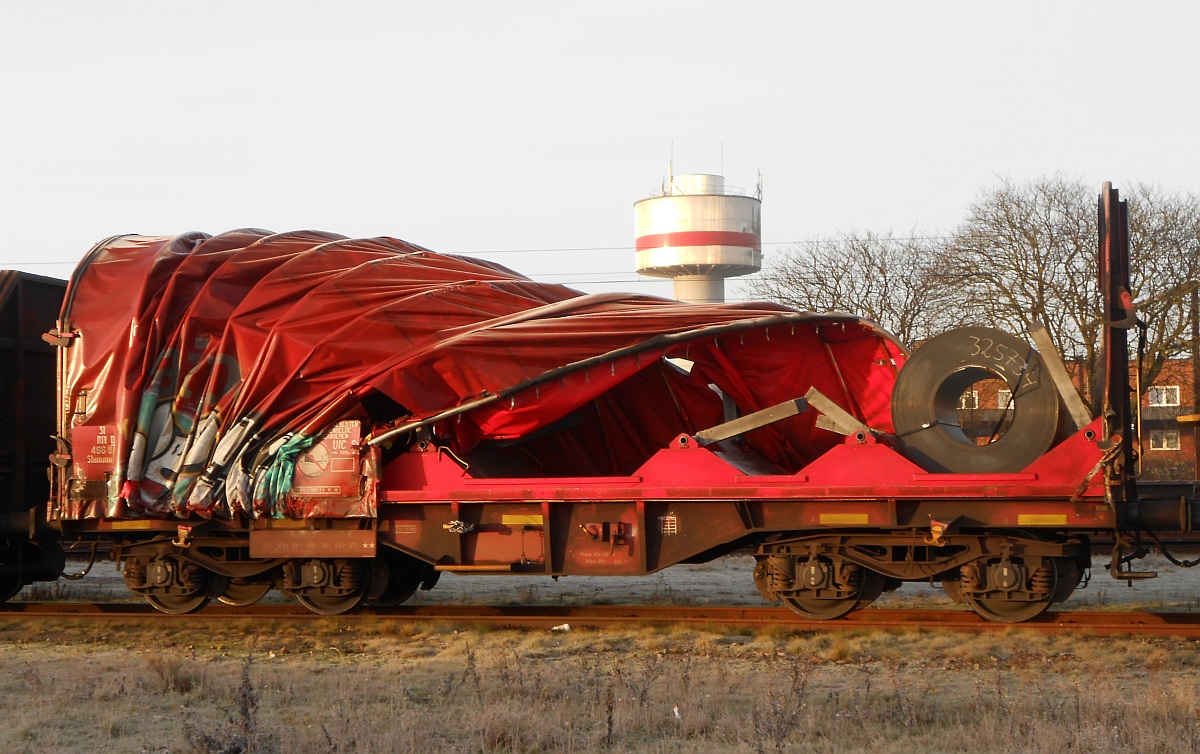 D-DB 31 80 4668 147-0 Gattung Shimmns 729. Schon erstaunlich was eine rollende Lok so alles anrichten kann....aus dem Unfallzug in Padborg am 30.11.2013. Padborg/DK 02.12.2013