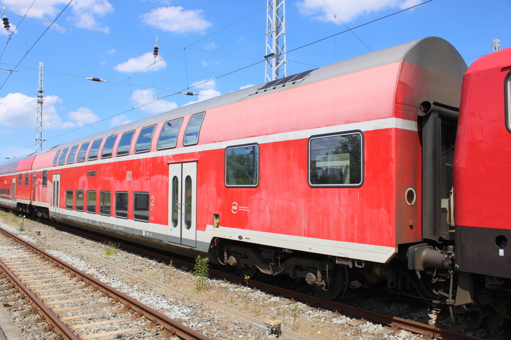 D-DB 50 80 26-35 467-2 DBpza 752.0 stand am 10.06.2022 im Rostocker Hbf.