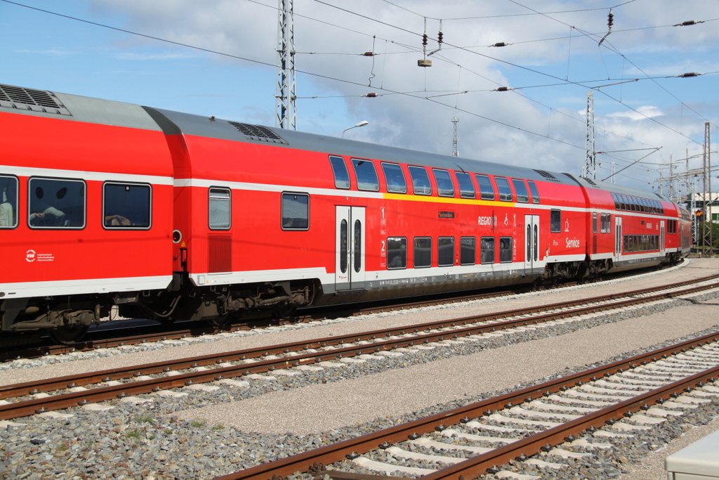 D-DB 50 80 36 - 75 059-6 DABpbza 757.4 bei der Einfahrt in Warnemnde.14.08.2016