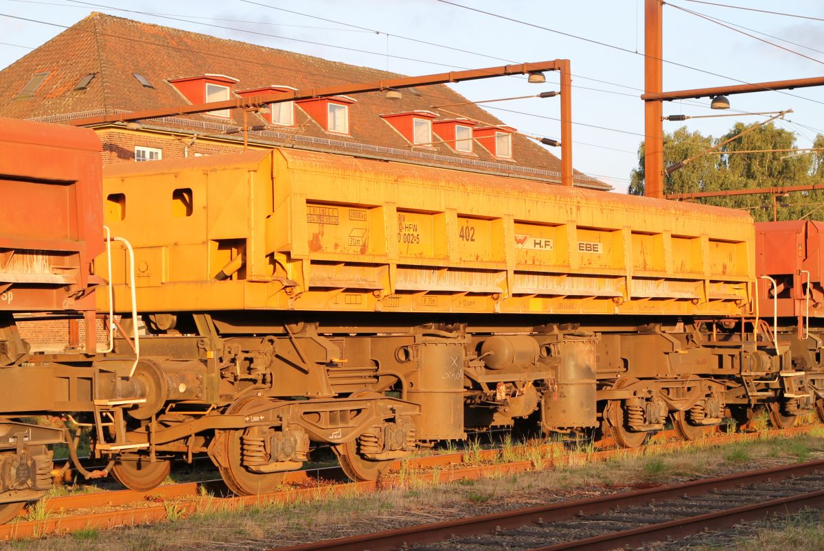 D-HFW 37 80 6800 002-5 Gattung Fas, vierachsiger Selbstenladewagen. Pattburg 17.07.2017