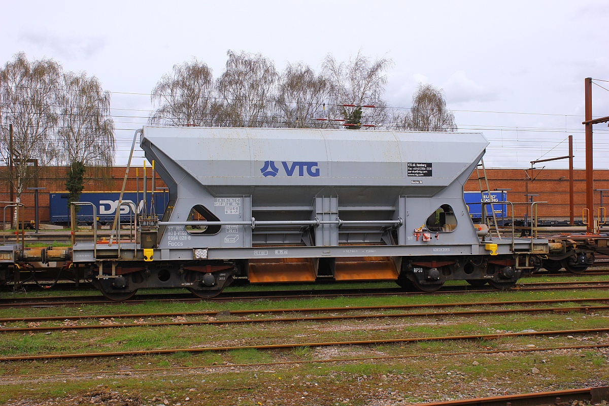 D-VTGD 37 80 6994 028-6 Gattung Faccs, vierachsiger Selbstentladewagen, Padborg 30.04.16