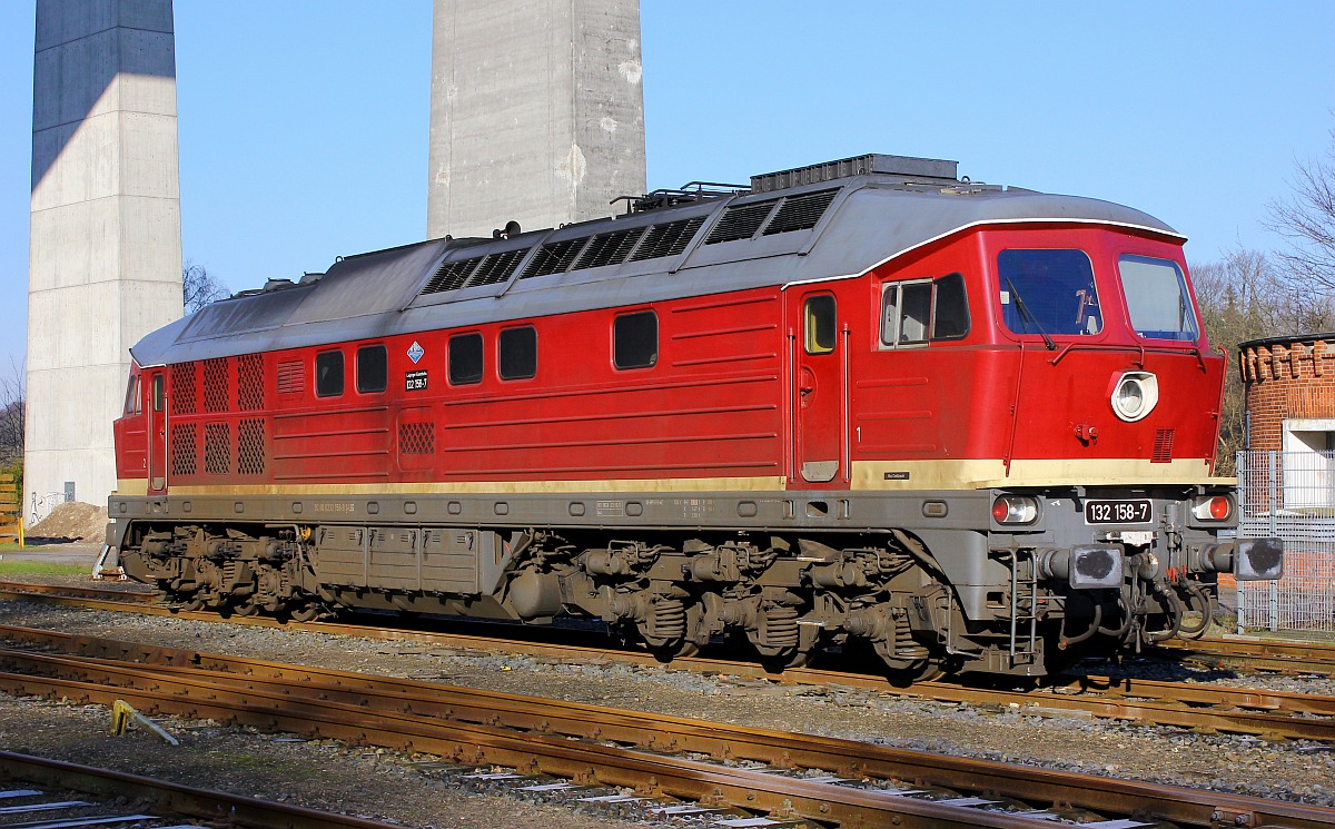 Das Objekt der Begierde...LEG 132 158-7(92 80 0232 158-8 D-LEG, REV/BCS X/22.06.12) abgestellt in Kiel Wik an der Ölmühle. 17.02.2016