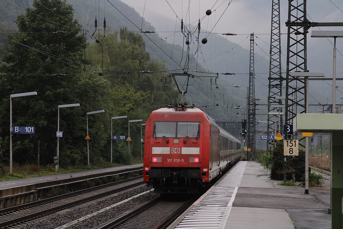 DB 101 030-5 mit verspätetem IC 2010. Bingen amRhein 15.09.2021