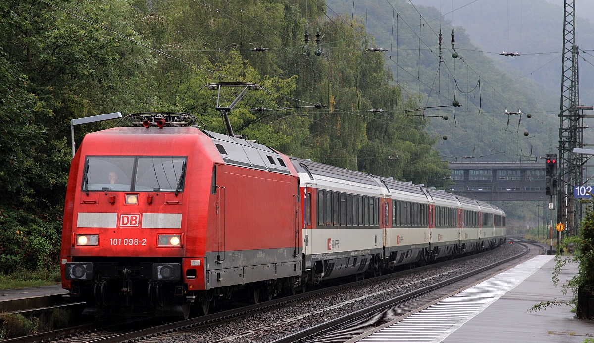 Db 101 098-2 mit dem IC 119 nach Innsbruck Hbf. Bingen am Rhein 15.09.2021