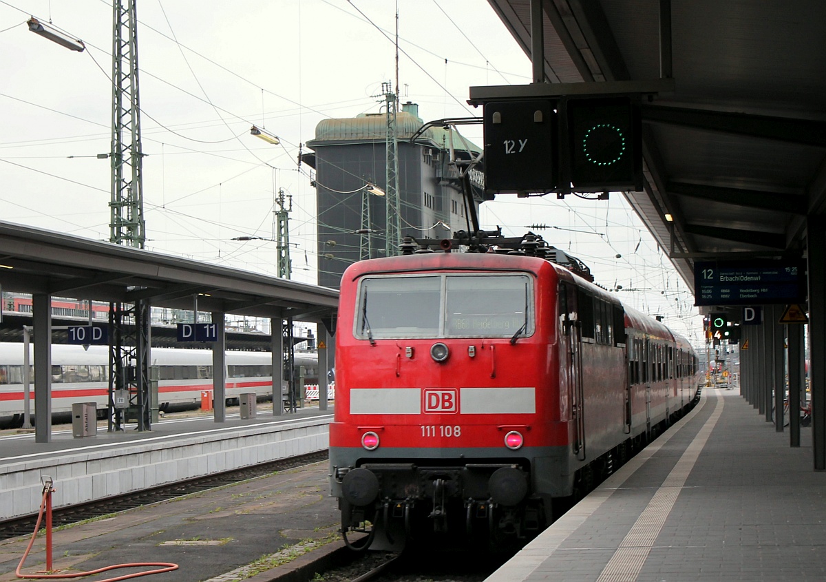 DB 111 108 mit RB 68 nach Heidelberg. Frankfurt/Main Hbf 22.03.2017