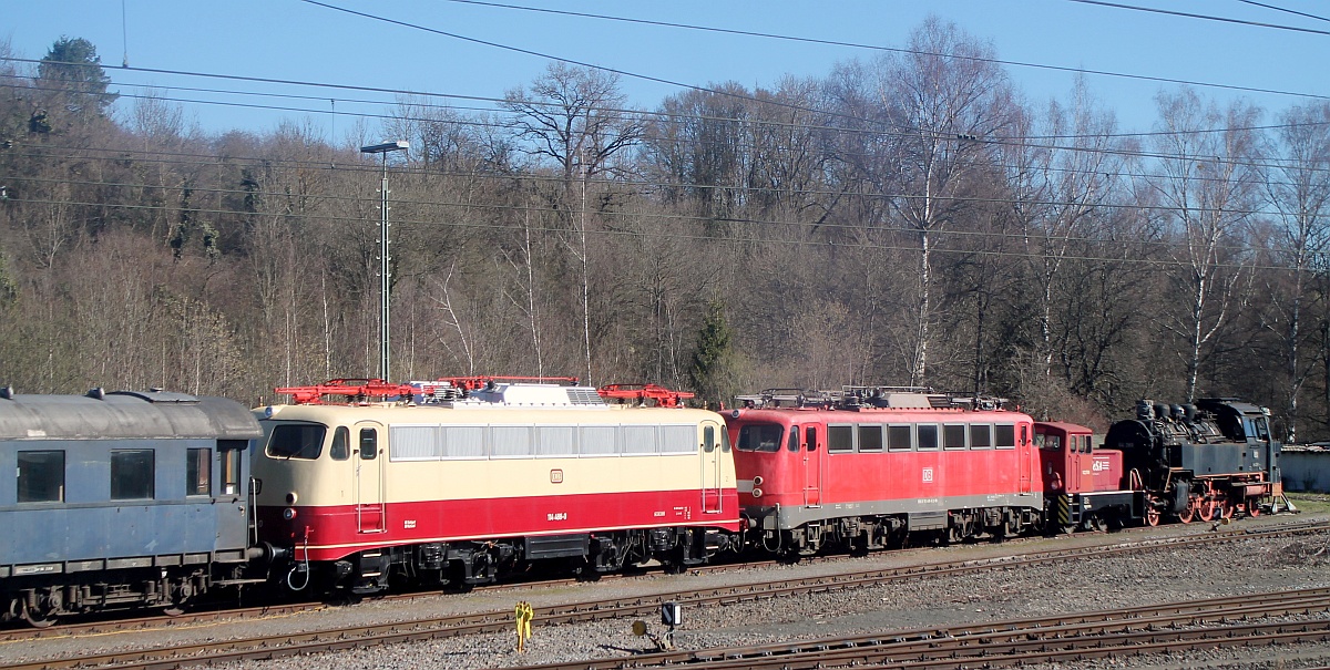 DB 114 488-0/112 488-2/110 488-4, E10 468/110 468-6, NeSa V22 519/98 80 3312 041-7 und die EFZ 64 289/90 80 0064 289-6, Bw Rottweil/NeSa/EFZ 27.03.2017