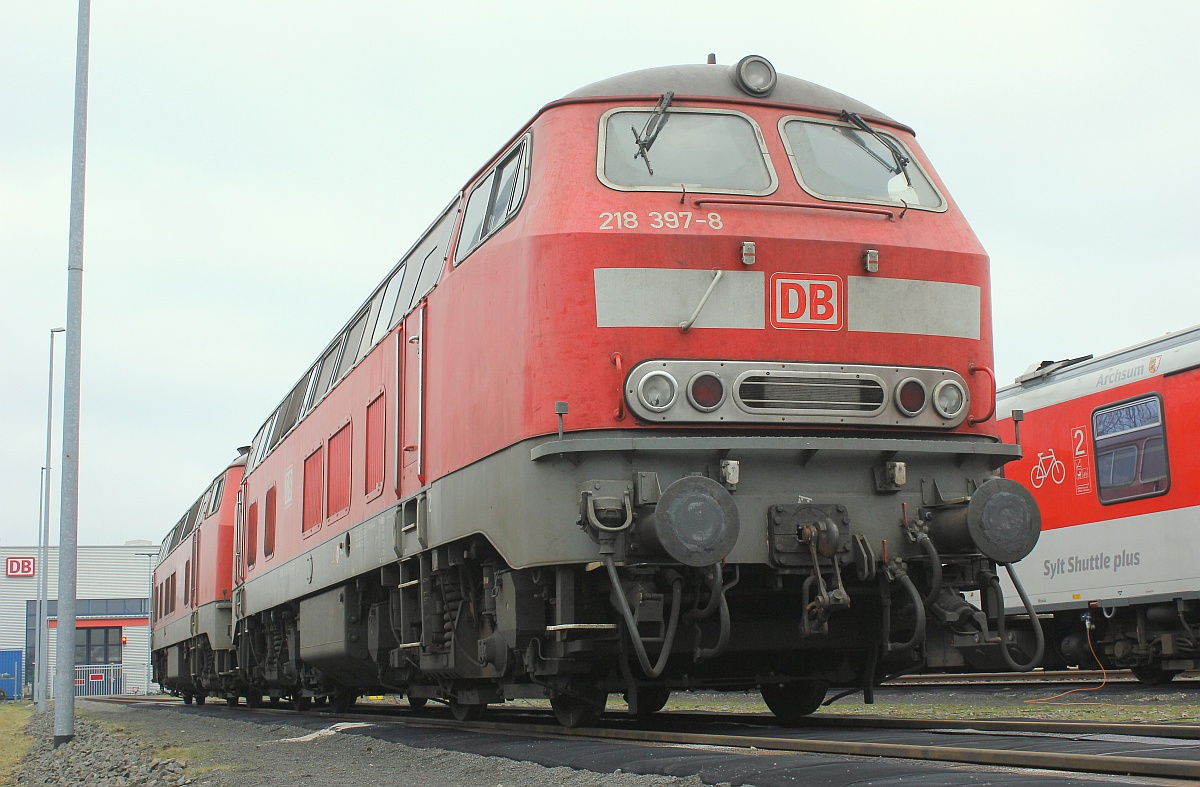 DB 1218 397-8(REV/HB X/22.01.09, Verl/ANB/22.01.17) und 1218 307-7(REV/HB X/10.06.10, Verl/ANB/27.05.17) abgestell im Bw Niebll. 08.01.2017 (01900)