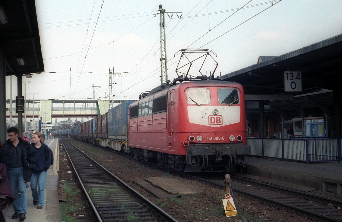 DB 151 005-6 Gießen Hbf 10.04.1999 (D.S)