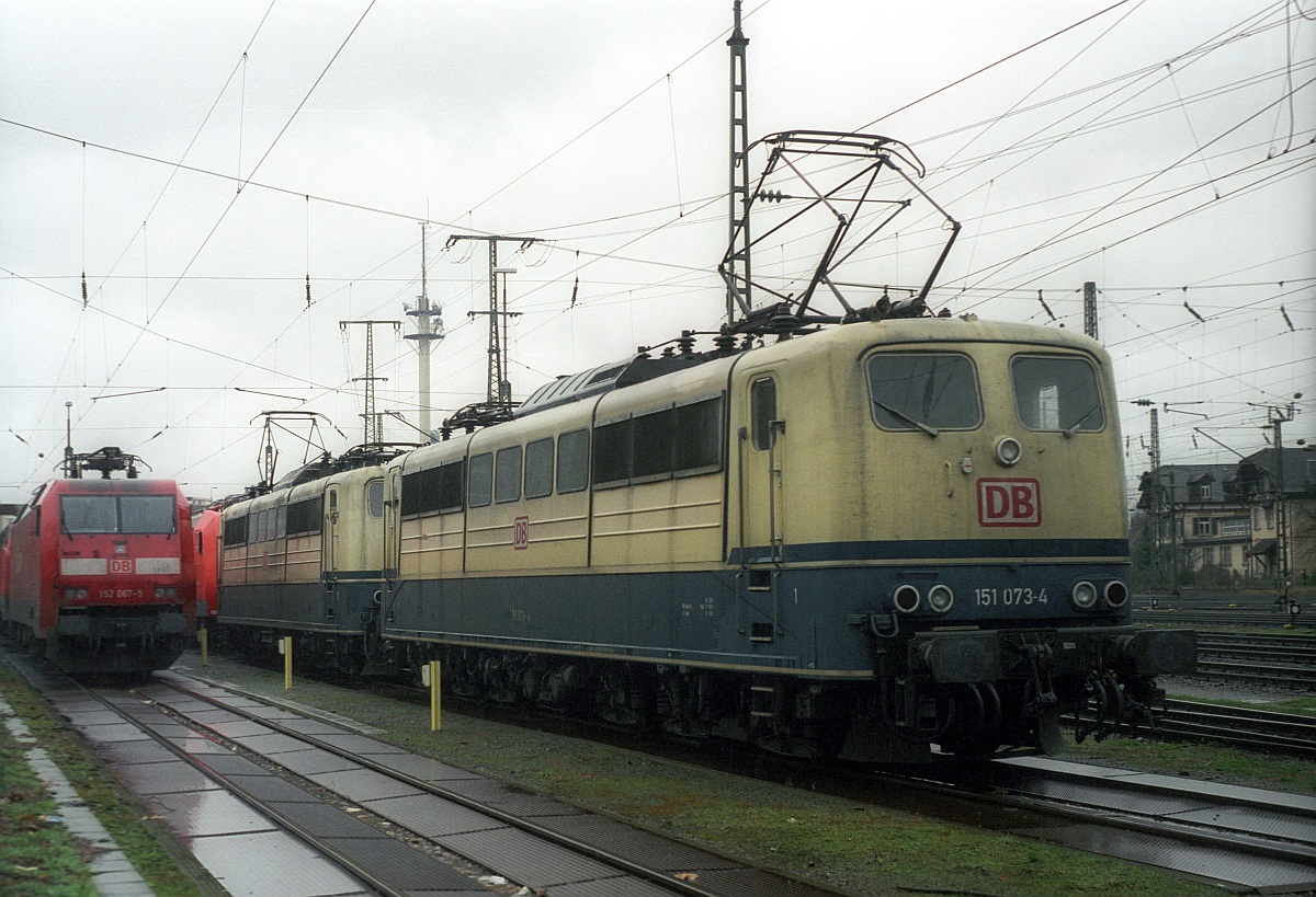 DB 151 073-4 + 151 140 Singen Htw 04.01.2003 (D.S)