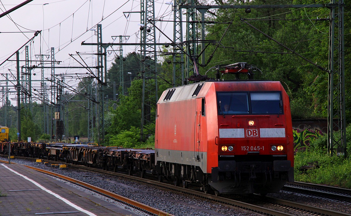 DB 152 045-1 mit Containerleerzug HH-Harburg 28.05.2022