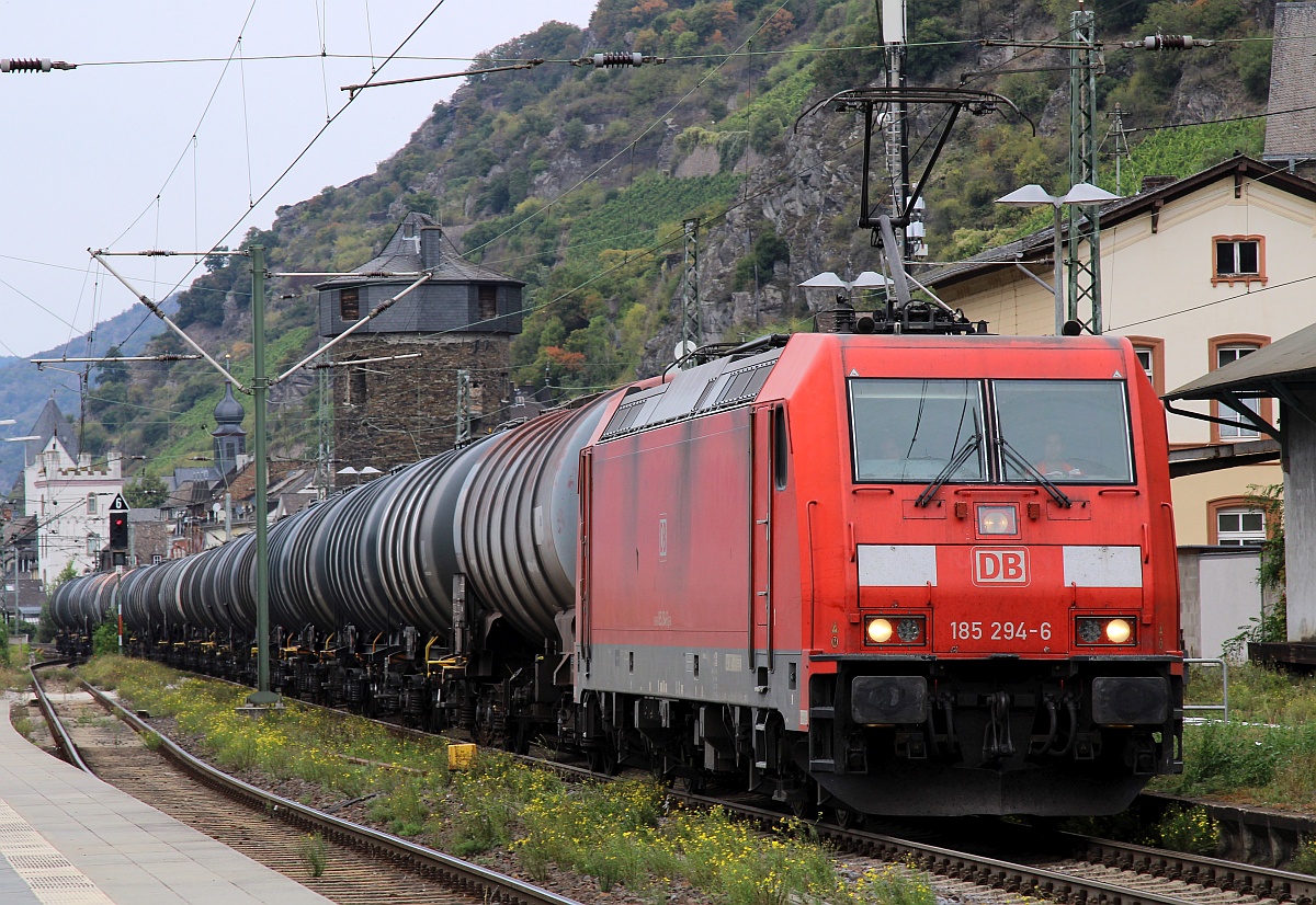 DB 185 294-6 mit Kesselzug gen Süden. Kaub am Rhein 14.09.2021