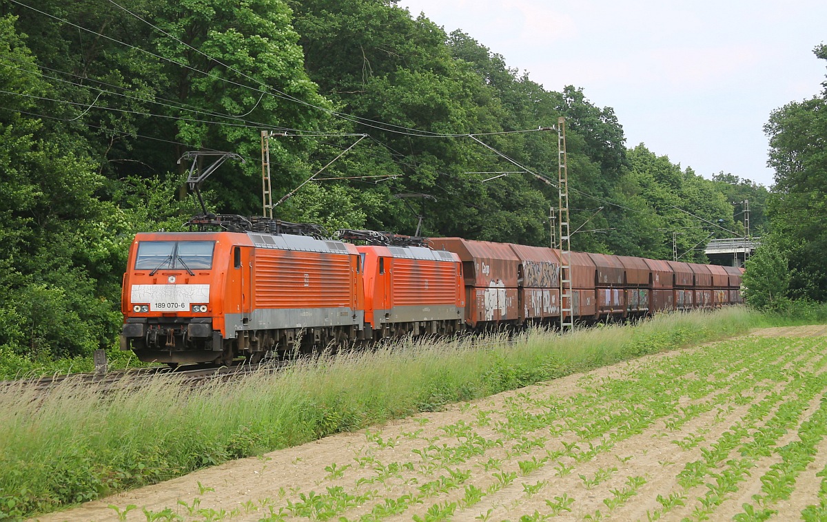 DB 189 070-0 + 189 053 mit Kohlezug beim Bü Dülken 06.06.2024