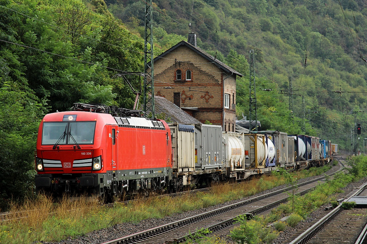 DB 193 336-5 (MMAL/02.07.18) mit Gefahrgutzug. Kaub 15.09.2021