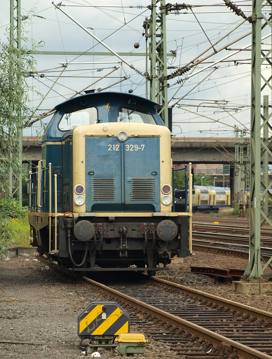 DB 212 329-7, HH-Harburg, 19.08.2011