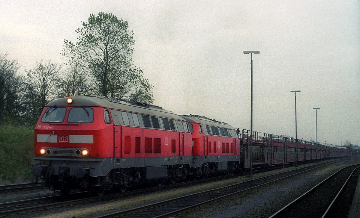 DB 215 902 + 901 Niebüll 02.11.2003