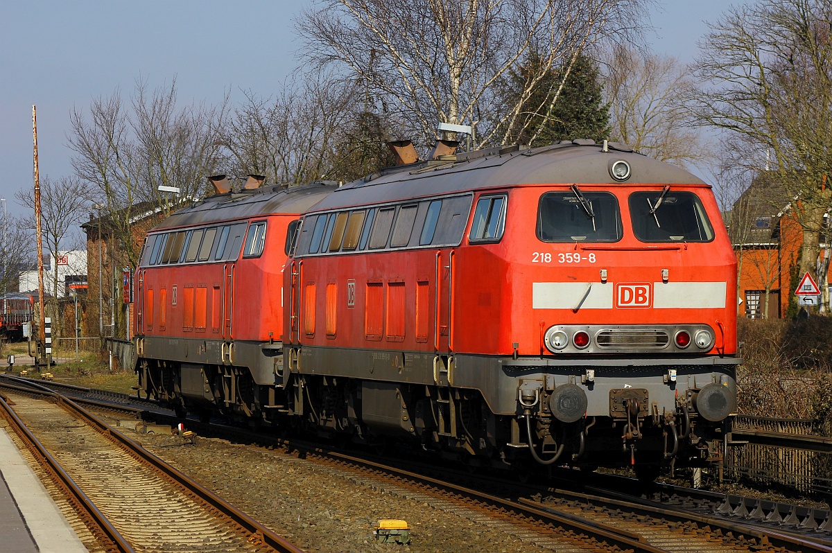 DB 218 359-8 und 218 379-6 Niebüll 12.03.2016