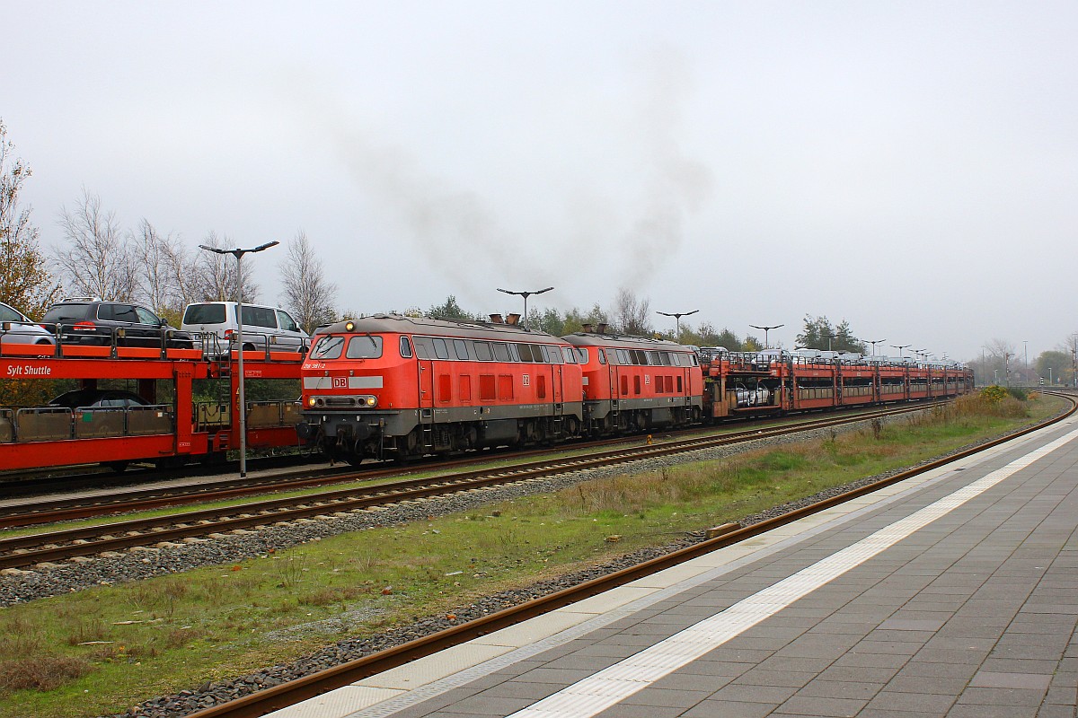 DB 218 381-2 und 369-7 verlassen mit dem üblich geilen 218ner Sound Niebüll mit einem SyltShuttle Richtung Westerland. 01.11.2015