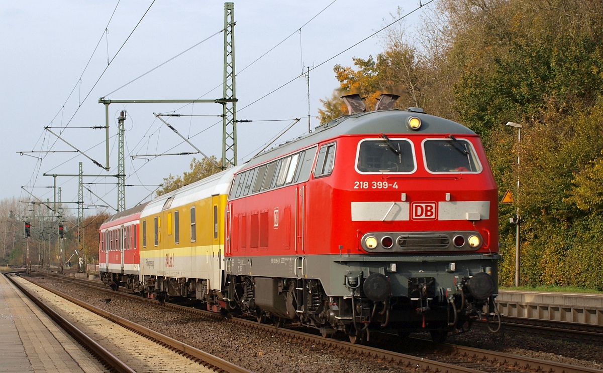 DB 218 399-4 mit Messzug gen Süden aufgenommen in Schleswig am 27.10.2011 (üaVinG)