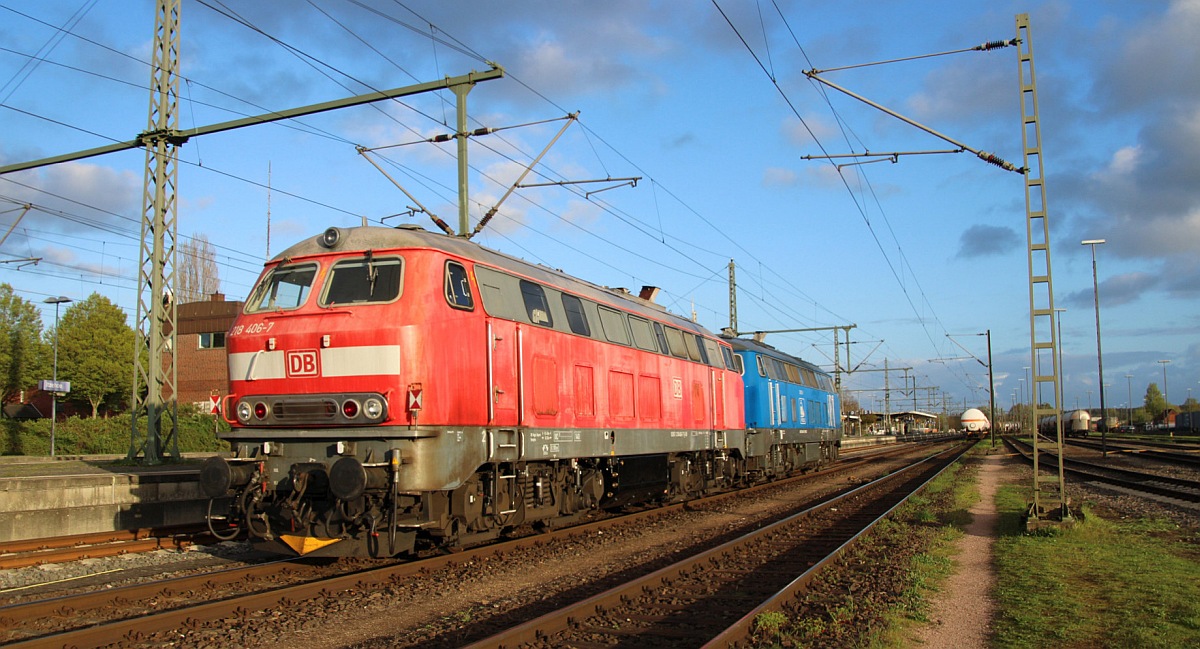 DB 218 406-7 war auf Kurzbesuch im Norden und steht hier mit einer PRESS 218 in Itzehoe. 25.04.2023 M.S/D.P