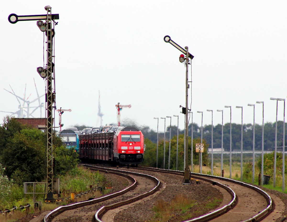 DB 245 022 mit SyltShuttle nach Westerland. Lehnshallig 26.08.2017