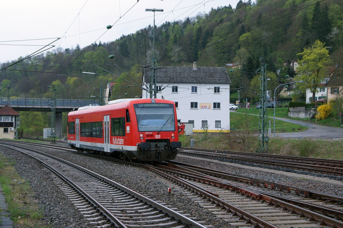 DB BR 650: Regionalbahn bei der Ausfahrt Horb nach Pforzheim Hbf mit 650 304 am 25. April 2015.
Foto: Walter Ruetsch