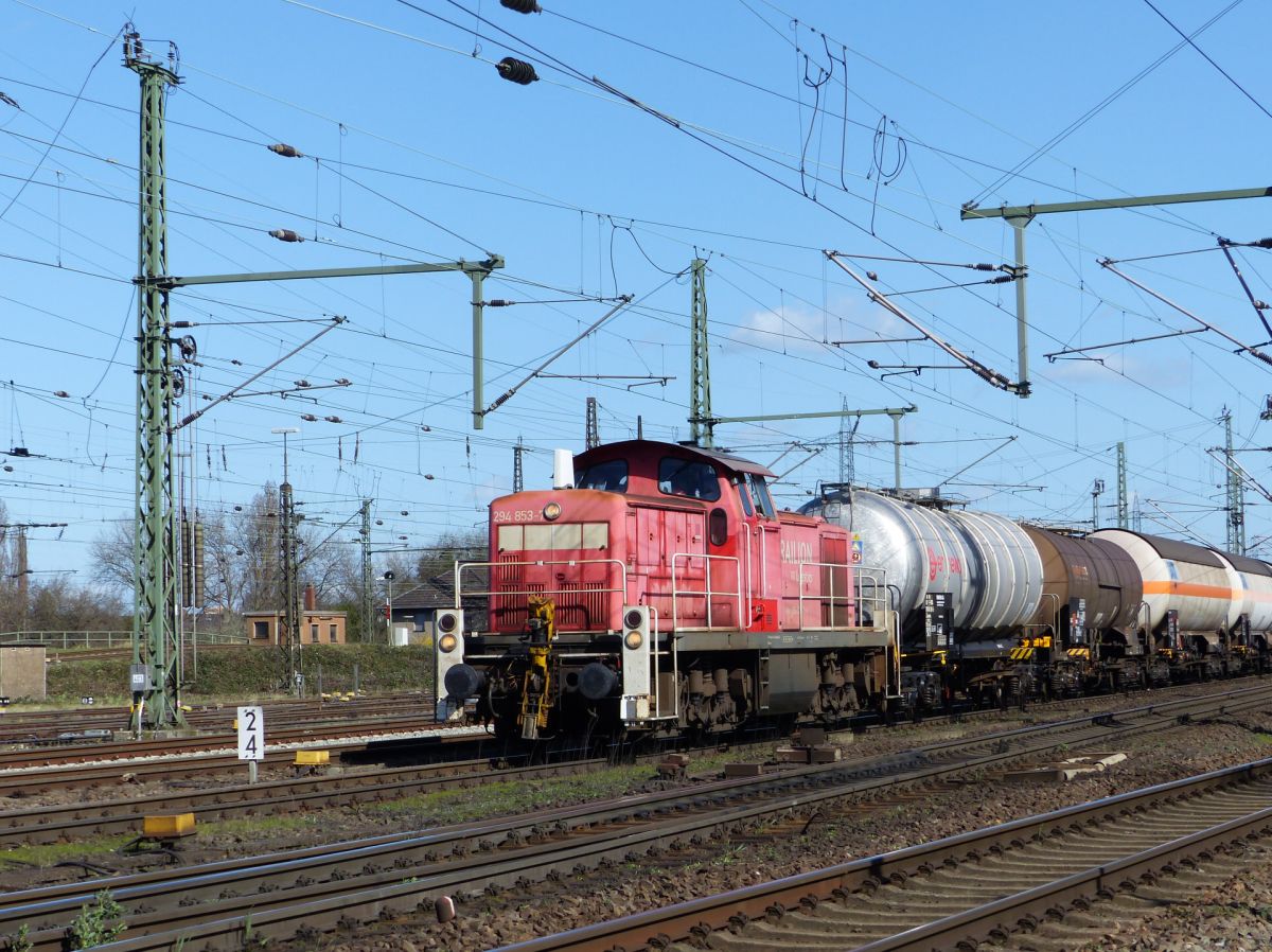 DB Cargo Diesellokomotive 294 853-7 Oberhausen West 12-03-2020. 

DB Cargo diesellocomotief 294 853-7 Oberhausen West 12-03-2020.