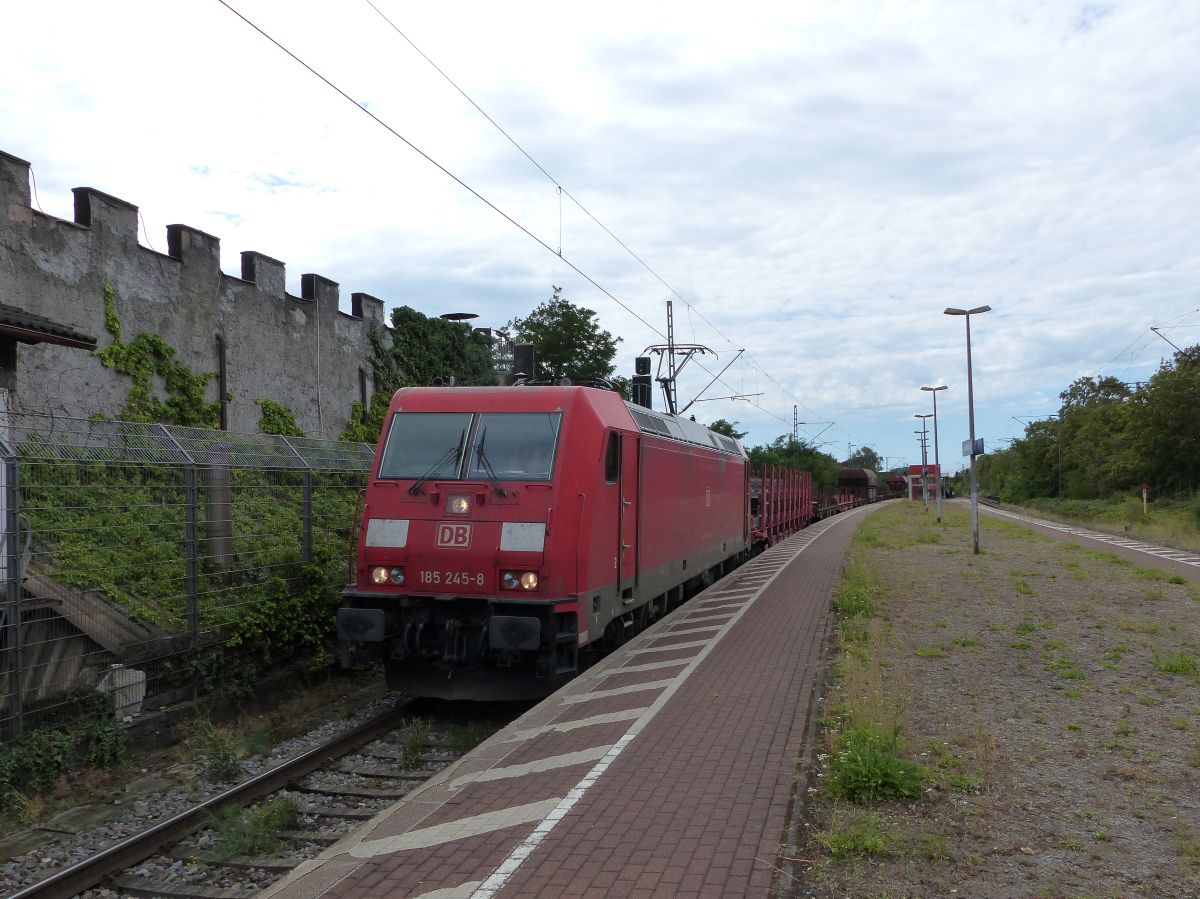 DB Cargo Lokomotiive 185 245-8 Gleis 1 Bahnhof Duisburg-Hochfeld Sd 21-08-2020.

DB Cargo locomotief 185 245-8 spoor 1 station Duisburg-Hochfeld Sd 21-08-2020.