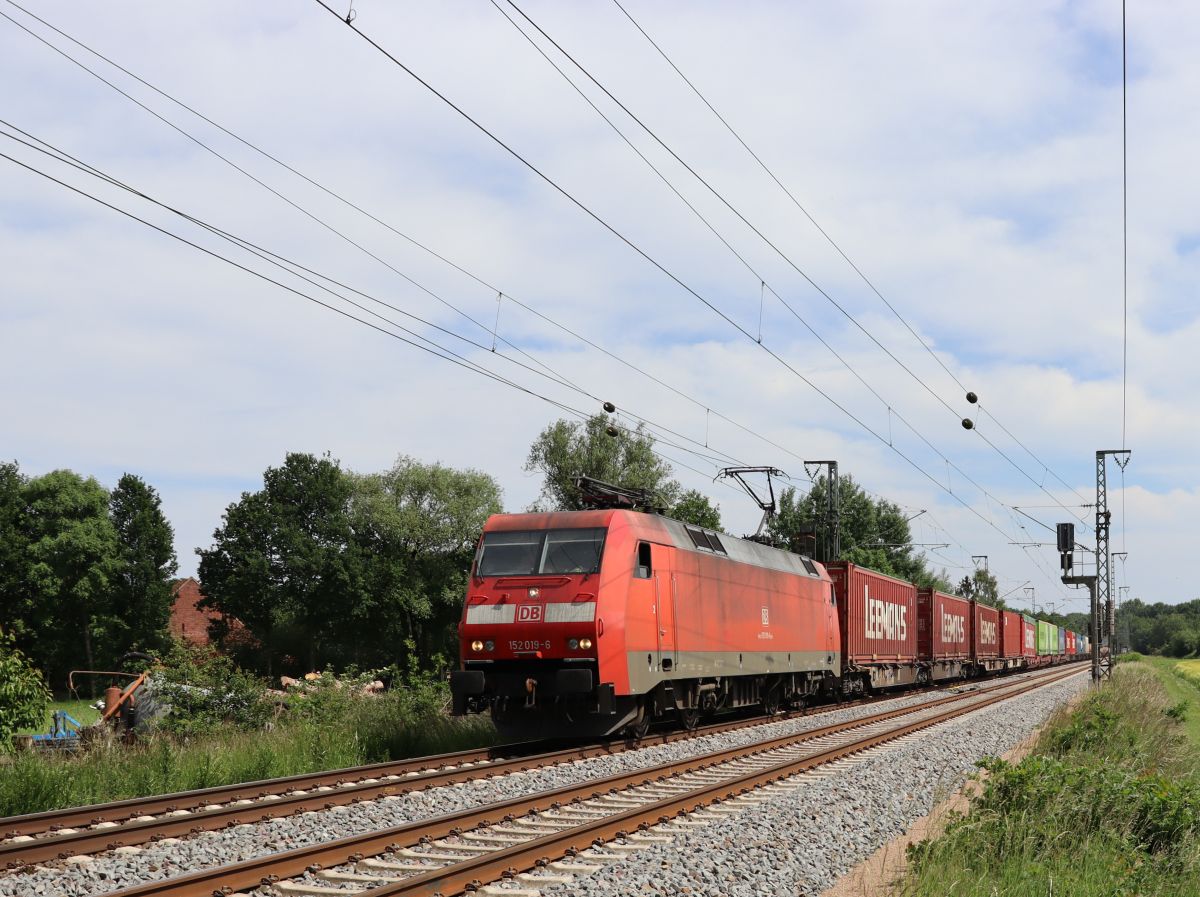 DB Cargo Lokomotive 152 019-6 Devesstraße, Salzbergen 03-06-2022.

DB Cargo locomotief 152 019-6 Devesstraße, Salzbergen 03-06-2022.