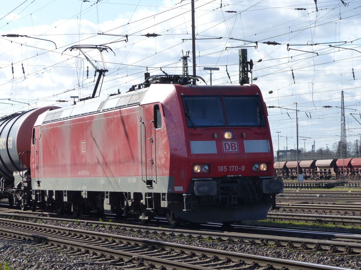DB Cargo Lokomotive 185 170-8 Gterbahnhof Oberhausen West 12-03-2020.

DB Cargo locomotief 185 170-8 goederenstaion Oberhausen West 12-03-2020.