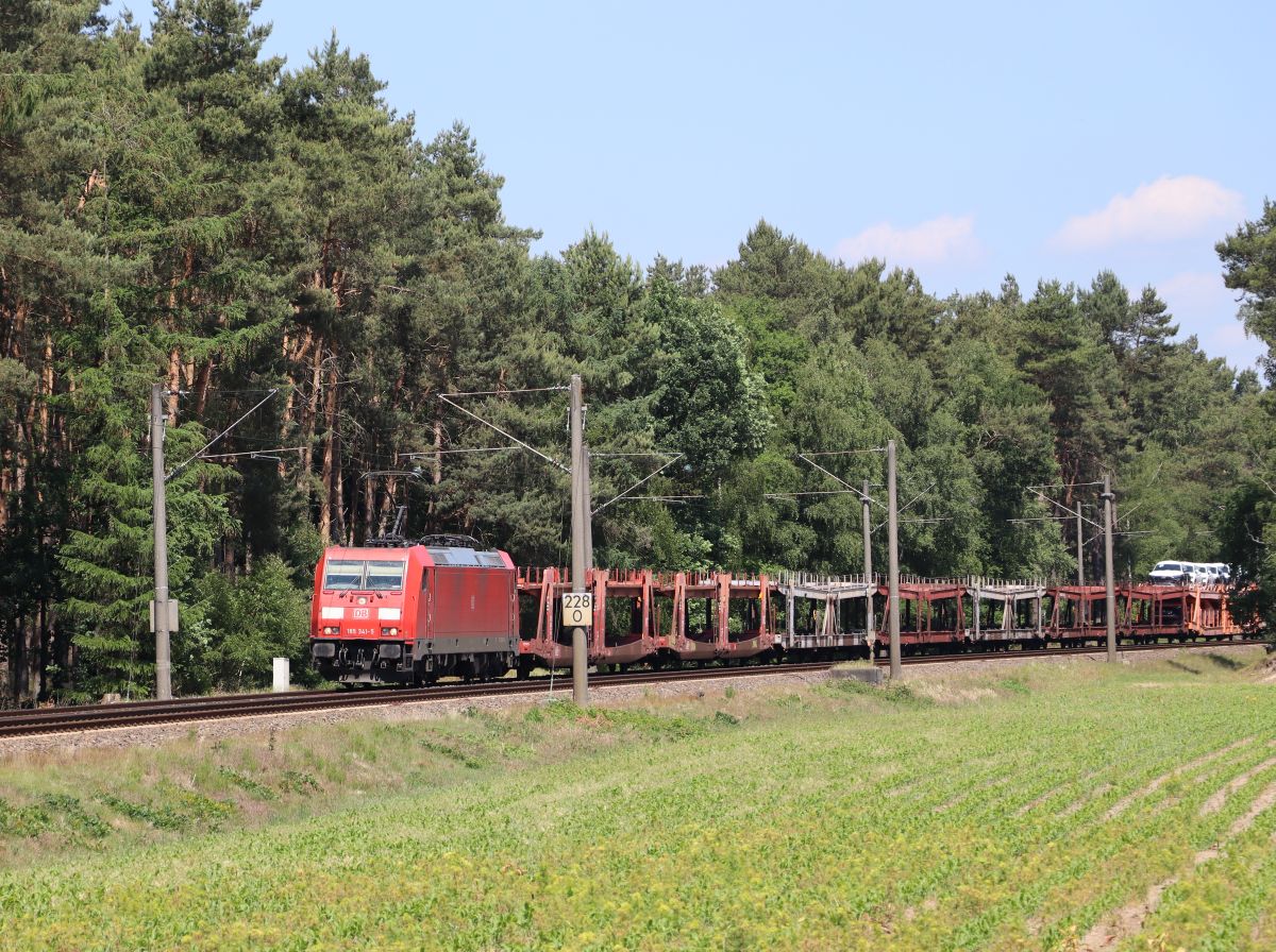 DB Cargo Lokomotive 185 341-5 Bernte, Emsbüren 03-06-2022.

DB Cargo locomotief 185 341-5 Bernte, Emsbüren 03-06-2022.