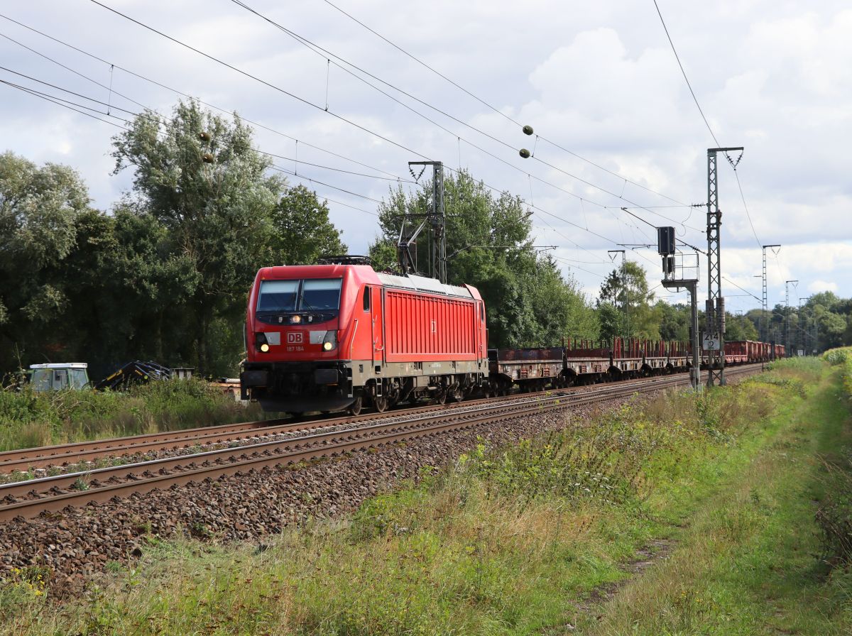 DB Cargo Lokomotive 187 184-7 Devesstrae, Salzbergen 16-09-2021.

DB Cargo locomotief 187 184-7 Devesstrae, Salzbergen 16-09-2021.